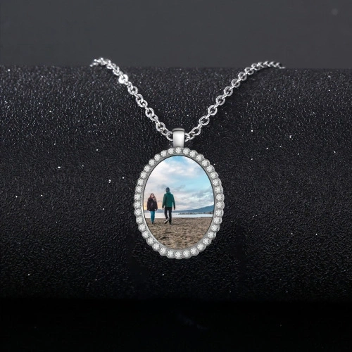 Customized Oval Pendant Necklace with Personalized Image and Crystal Embellishments – Elegant Jewelry for Special Moments