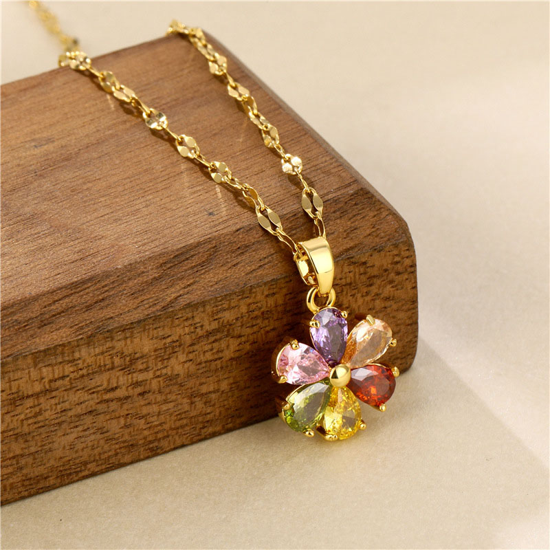 Retro Elegant 18K Gold Plated Titanium Steel Necklace