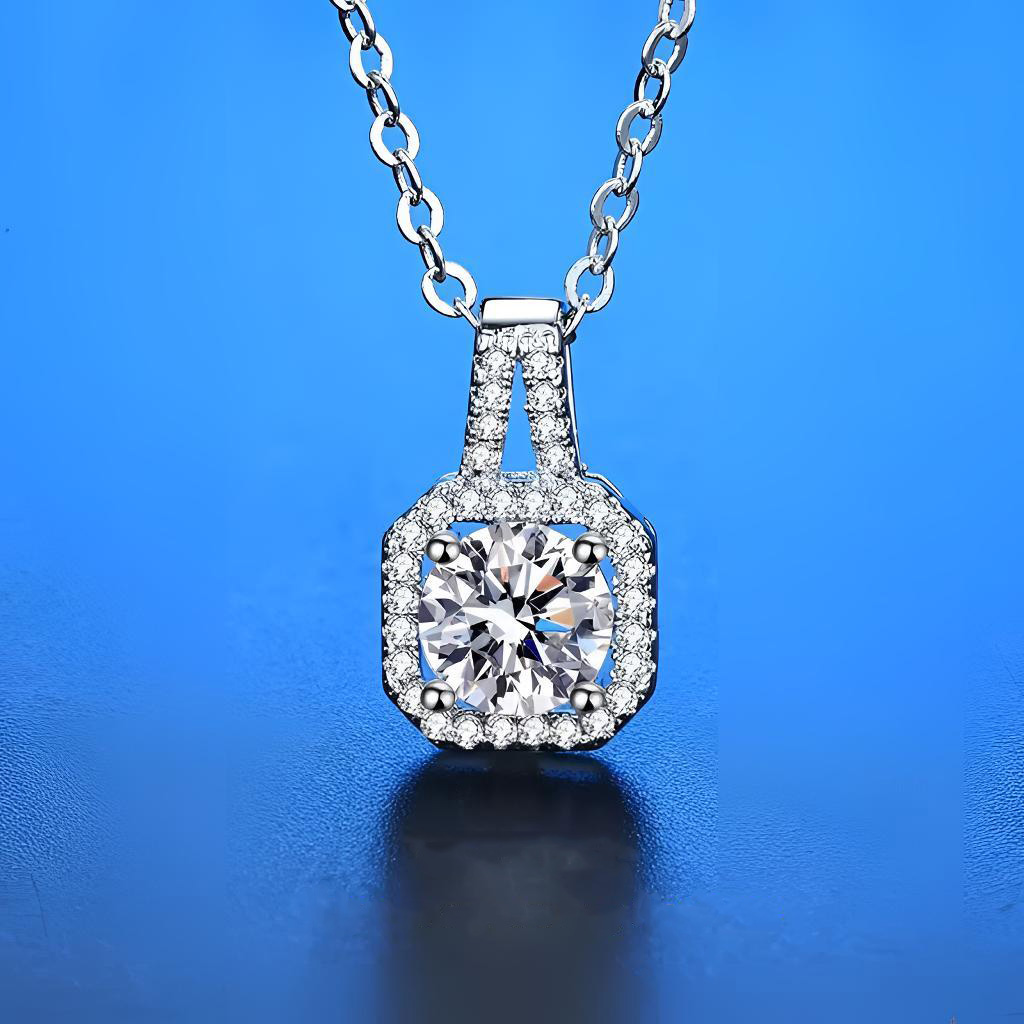 Luxury 2 Carat Moissanite Pendant Necklace – Elegant Crown Design for Couples, Perfect for Valentine’s Day